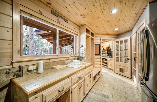 Pagosa Springs House | Serene & sun-filled mountain retreat with fire pit, deck, & great views