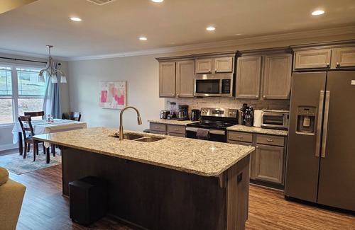 Warner Robins House | Serenity at Harper's Ridge. Your home away from home in Warner Robins, GA.