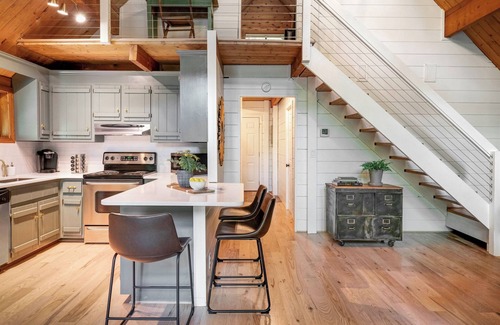 Nellysford Cabin | Serenity Cabin-Woodland Retreat