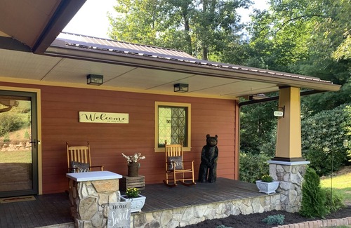 Piper Gap House | Serenity Mountain Manor 3BR-2-1/2BA 7 acres bordered by gorgeous mountain stream