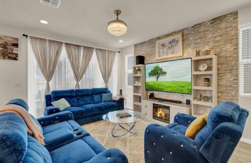 North Las Vegas House | Serenity Retreat: 3BR, Heated Pool, Parking