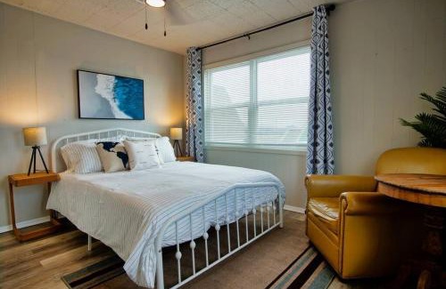 Surfside Beach House | Serenity Sol ※ Surfside Charmer Near Beach & Jetty