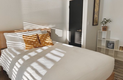 Mannford House | Serenity Unveiled: Sunset & Water Retreat!
