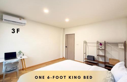 Thanon Phetchaburi Villa | Serenova Hotel Siam Paragon, Bangkok