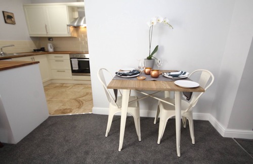 Leamington Spa Apartment | Serviced Courtyard Apartment Close To Centre