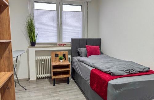 Alt-Rentfort Apartment | Serviceroom24 - Space in Gladbeck WLAN - Smart-TV - 24-7 Check-in und Küche