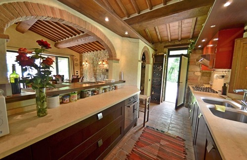Gaiole in Chianti Villa | Sestuccia is a beautiful Tuscan villa just a short distance from Gaiole in Chianti
