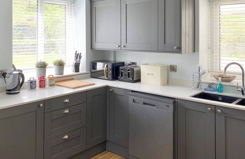 Barmouth Cottage | Set on the headland with fantastic mountain and sea views.