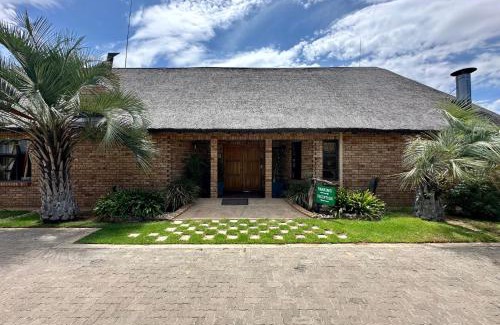 Ganyesa House | SETLHARE GUEST LODGE