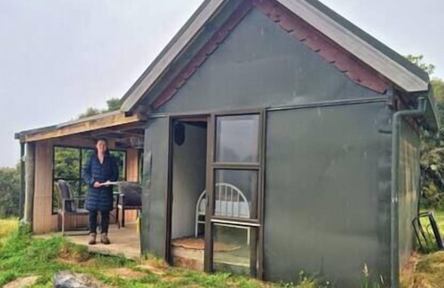 Takaka Hill Cabin | Settlers Cabin (Starlight)