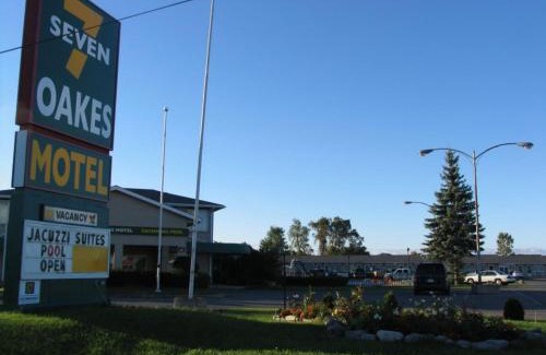 Kingston Hotel | Seven Oakes Motel