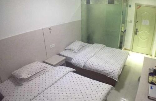 Huaqiang North Hotel | Seven Orange Hotel