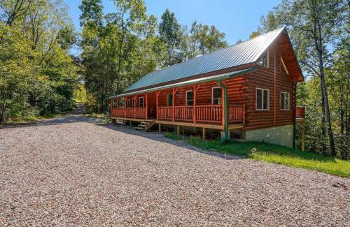 Nelsonville House | Seven Pines Cabin - Secluded in Hocking Hills
