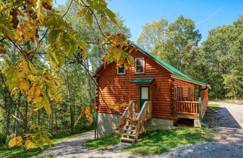 Nelsonville House | Seven Pines Cabin - Secluded in Hocking Hills