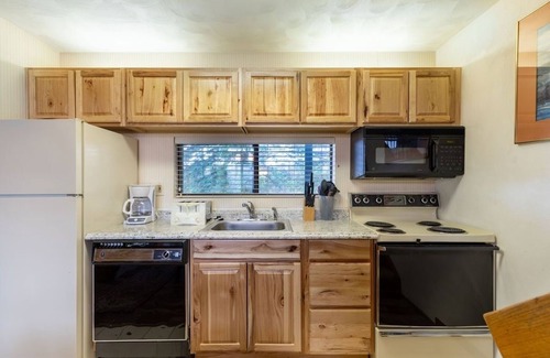 Seven Springs Condo | Seven Springs Stoneridge 3 BR Loft Standard Condo, Pet Friendly! by RedAwning