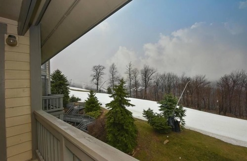 Seven Springs Condo | Seven Springs Stoneridge 3 BR Loft Standard Condo, Pet Friendly! by RedAwning