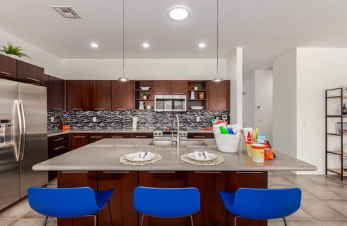 Seville House | Seville Home w/Heated Pool! 30 Night Min