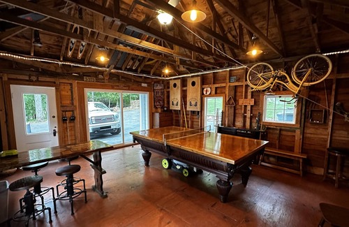 Wolfeboro House | Sewall Road Compound - Sleeps 14 #538