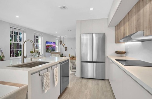 Coconut Grove Apartment | SF Home Away From Home in Coconut Grove