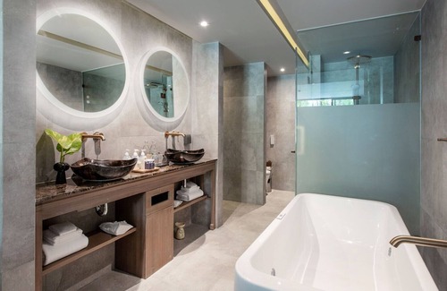 Khuekkhak Resort | (SHA+)Double room Seaside with Pool access Beach front(S05)