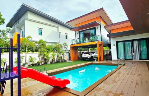Narathiwat Villa | Sha's House Pool Villa