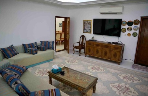 Al Gharbia House | Shallow Waters Beach House