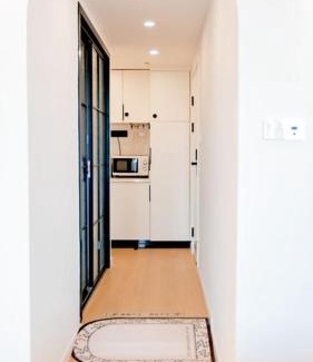 Minhang Apartment | Shanghai Hills & Panorama River Suite Close to Metro Line 4