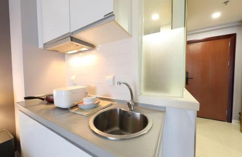 Jing'an Apartment | Shanghai Hills & Wanda Side Spacious Stay Close to Metro Line 18