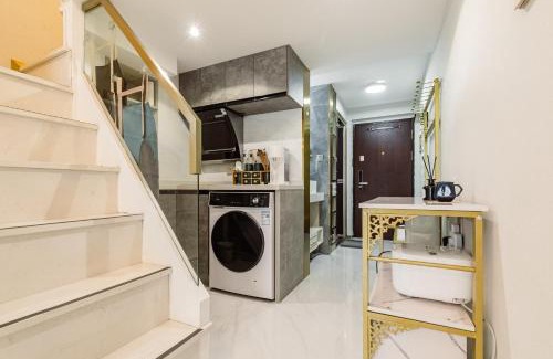 Pudong Apartment | Shanghai Stylish Loft near Riverside Smart Home & Bathtub 上海精装复式公寓近黄浦江