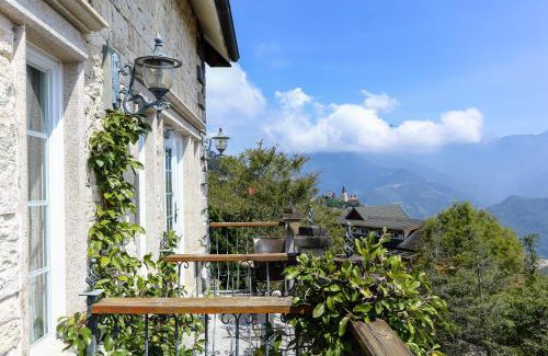 Ren'ai Bed & Breakfast | Shangrila Music Villa