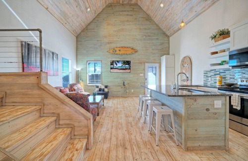 Flour Bluff House | Shared Pool w/Bay Views, Boat Dock | Fishing | Big Slough by AvantStay