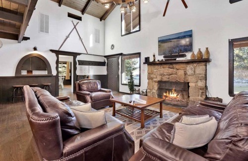 Big Bear Hotel | Shay Meadows Ranch by Big Bear Vacations