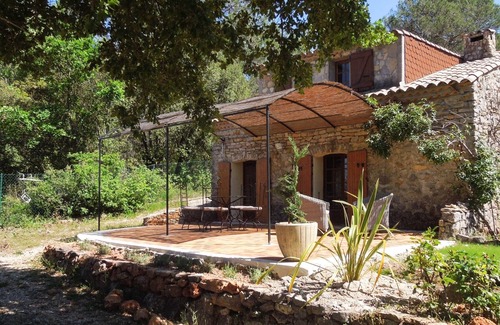 Carces House | shed with swimming pool, sleeps 3, on fenced 4000m2 plot