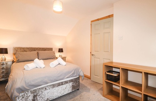 Scales House | SHEEP 2 AT DODDICK FARM, family friendly in Keswick