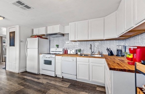 Williams House | "Sheep Cattle Ranch Homestead" · Sheep Cattle Ranch Homestead-Grand Canyon-Dbl L