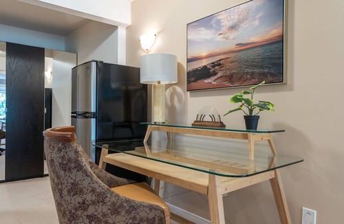 Southeast Calgary Apartment | SHEER PERFECTION SUITE on Eagle Quest Golf Course w/VIEW!