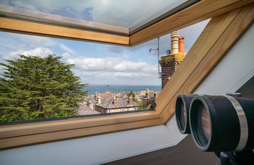 Seaview House | Shellharbour, spacious family and pet friendly space with stunning views