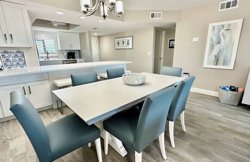 Sanibel Condo | Shelling, Sunrises, Sunsets, Stargazing & Serenity