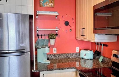 Ocean Isle Beach Condo | Shells In Your Pocket - Oceanfront Condo - Private Deck, Pool, Beach