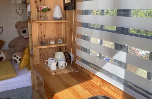 Turnchapel House | Shepherd's Hut at St Anne's - Costal Location