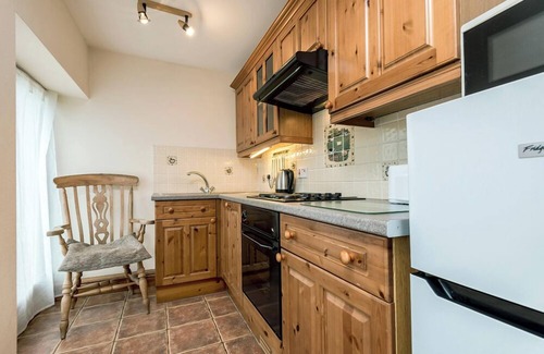St Brides House | Shepherds Cottage, Holiday Home Nr St Brides, Sleeps 2, 1 bedrooms, bathrooms