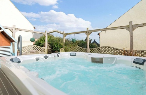 St Brides House | Shepherds Cottage, Holiday Home Nr St Brides, Sleeps 2, 1 bedrooms, bathrooms