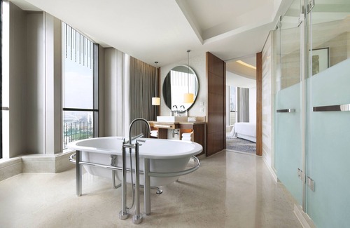 Lujiazui Hotel | Sheraton Grand Shanghai Pudong Hotel & Residences