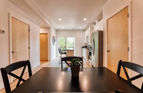 Sheridan Apartment | Sheridan Sojourn: 4 Units, 6 Beds Chic Suites