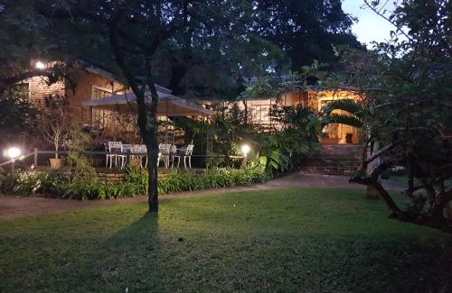 Hazyview House | Shingalana Guest Lodge