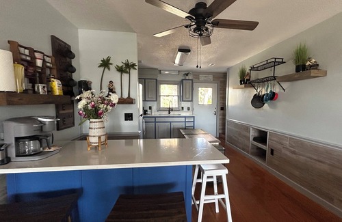 Edisto Island House | SHIP HAPPENS 5BR HOUSE WITH OCEAN VIEW GOLF CART AVAIL, VOLLEYBALL 3 OUTDOOR TVS