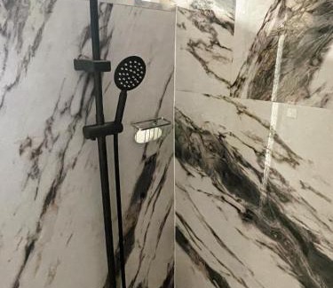 Bridgeland Apartment | Shiraz Suite