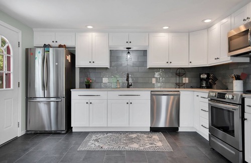 Old Saybrook House | SHORE BEATS WORK @Cornfield Point Beach. Weekend Getaway.Family Friendly.