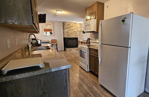 Confluence House | Shoreline Estates - Upper Apt Room A