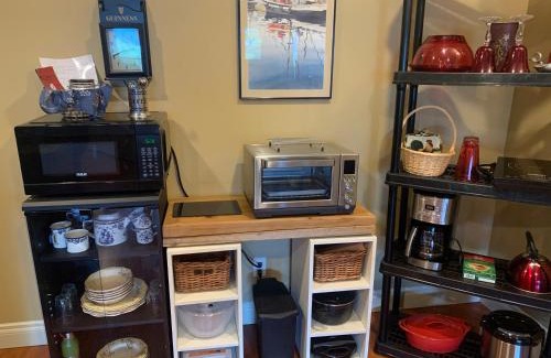 West Porpoise Bay House | Shoreside Private room